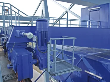 Gearmotor with terminal box