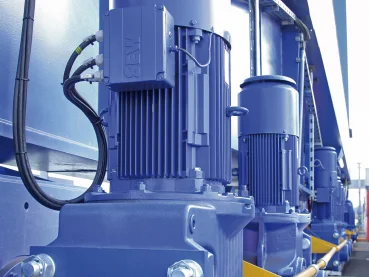 Travel drive with gearmotor